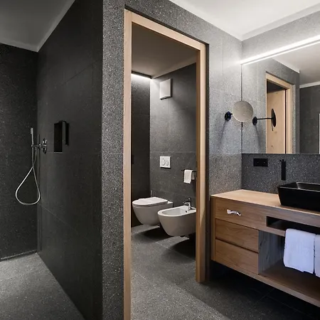 Royal In Hotel 4*